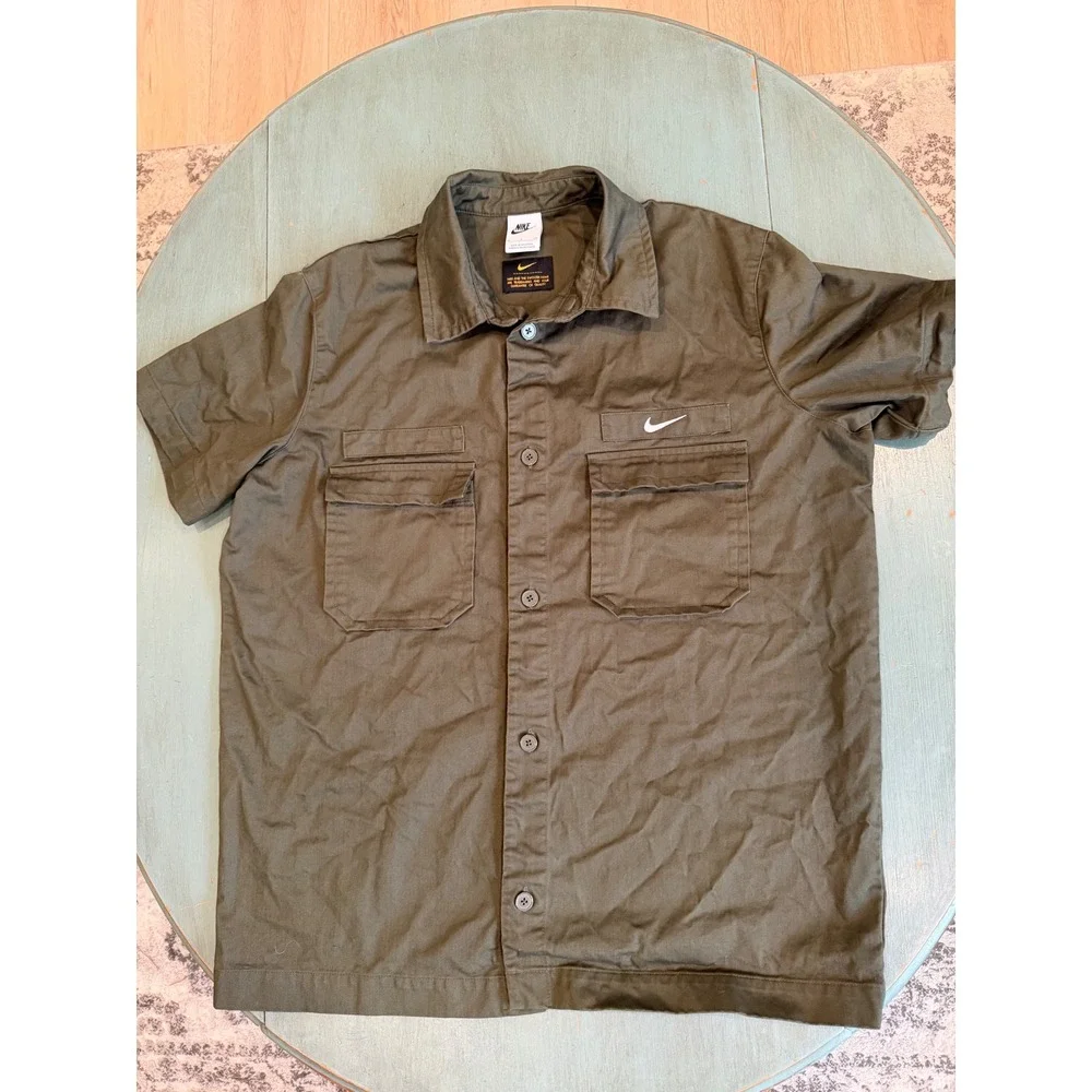 Nike Life Mens Short Sleeve Military Work Shirt Rough Green DX3340-325 Small